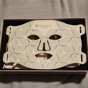 Omnilux Contour Skincare Mask - White and Green